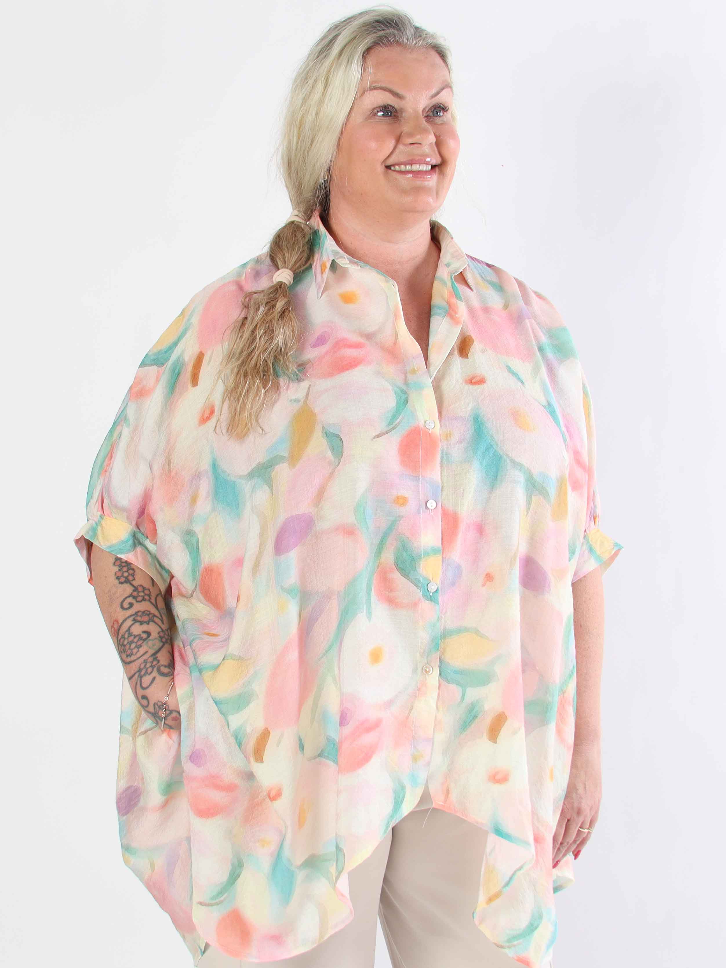 Almine - Flerfarvet plus size tunika i løs pasform